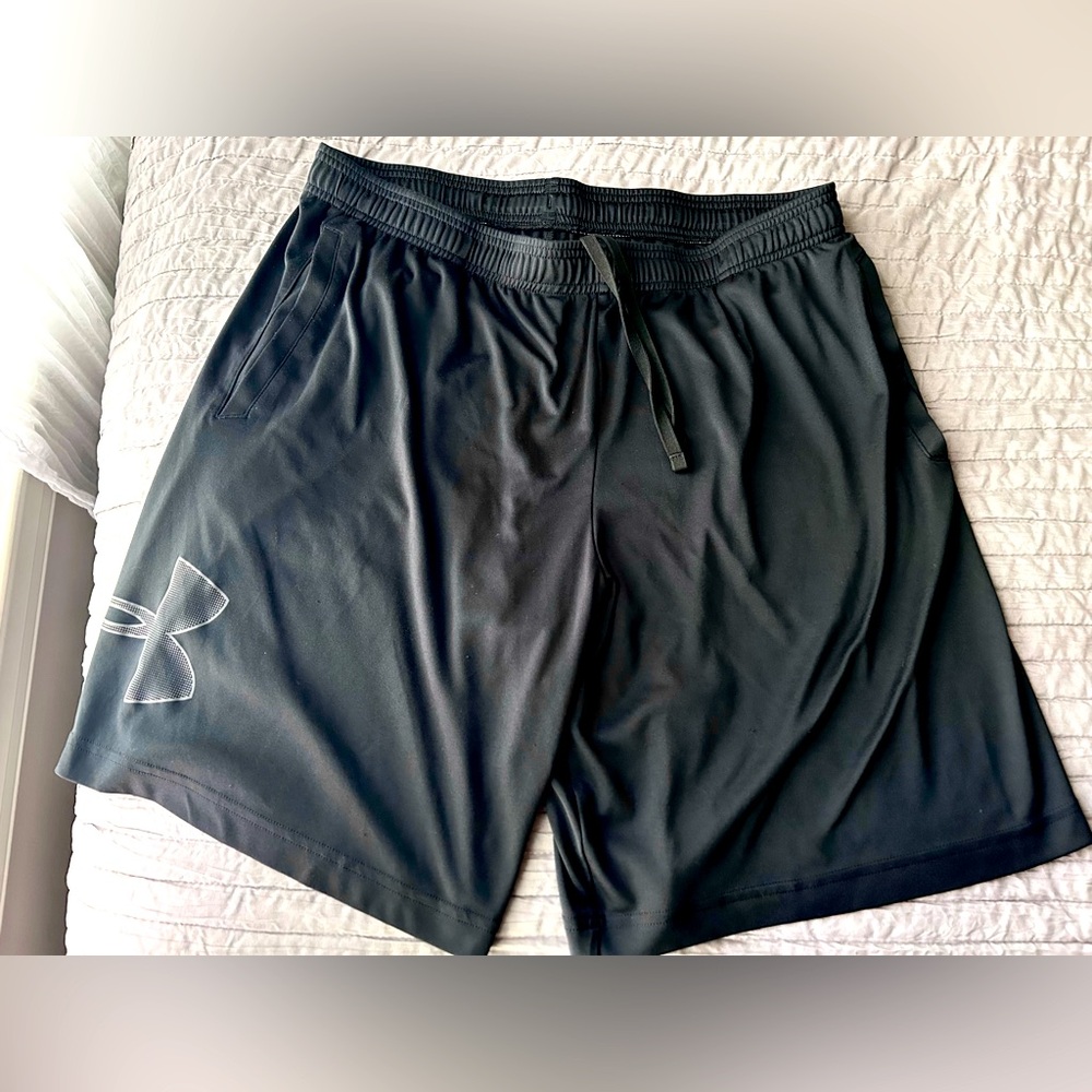 Under Armour / Basketball Shorts / Loose Fit / Dry Fit / Men’s US XL